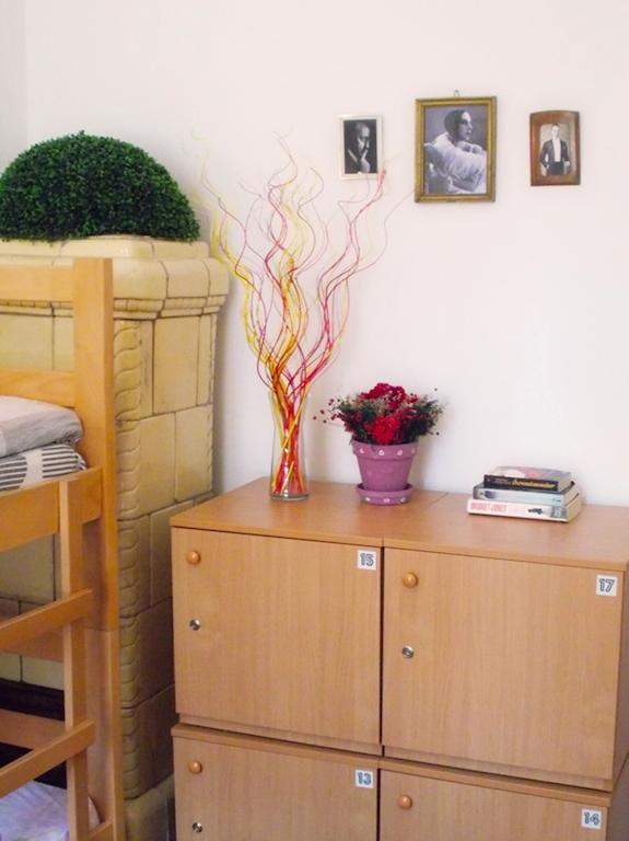 Hostel El Diablo Belgrad Rum bild